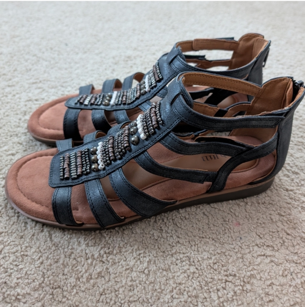 Like NEW Cobb Hill Beaded Sandals